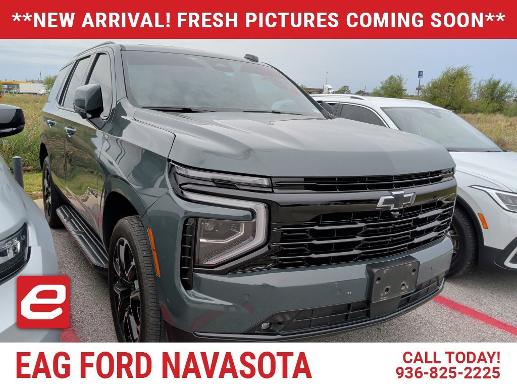 Used 2025 Gray Chevrolet RST image 1