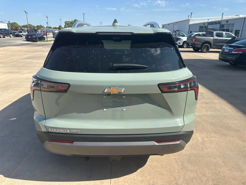 Used 2025 Green Chevrolet LT image 28