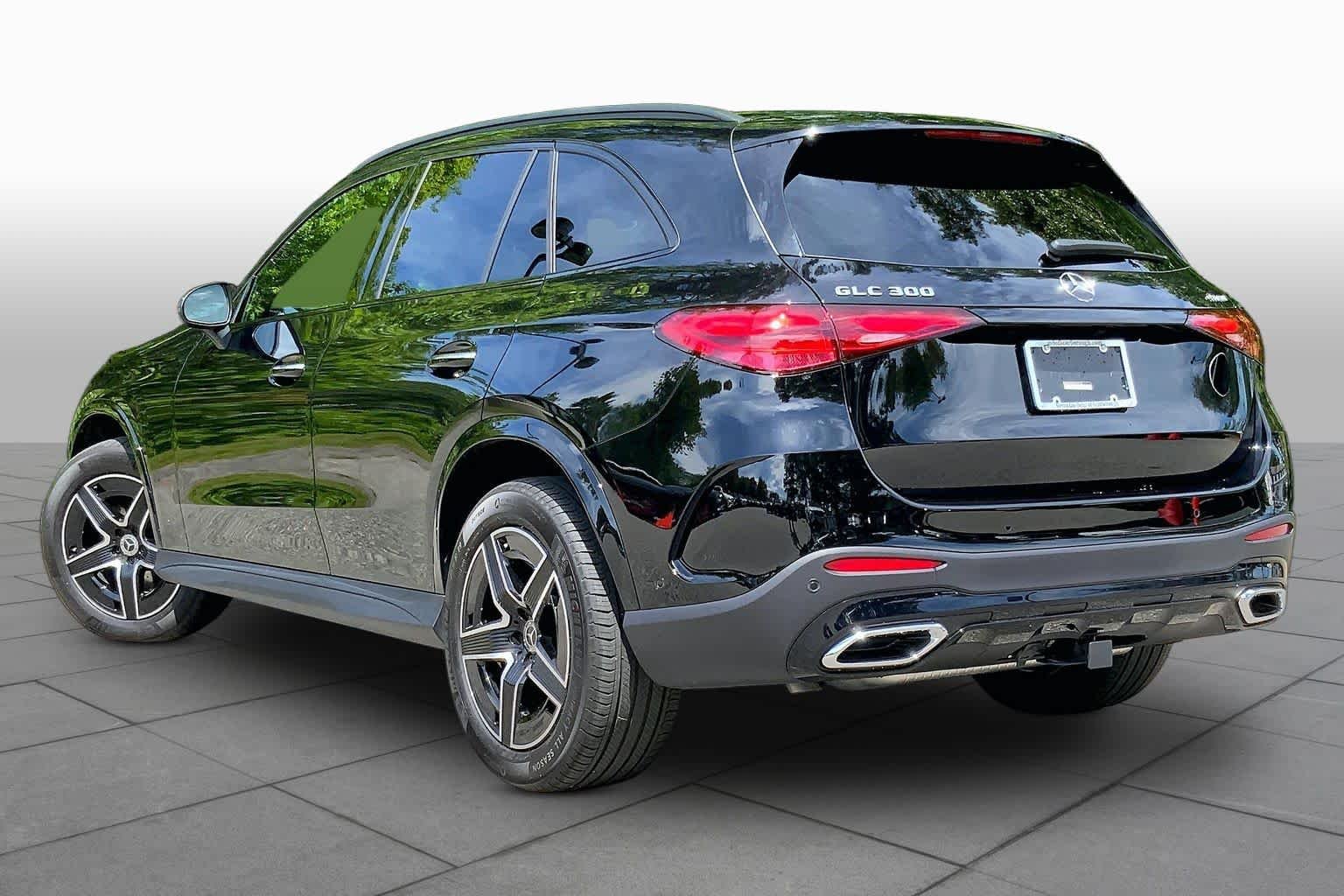 Used 2024 Black Mercedes-Benz GLC 300 image 12