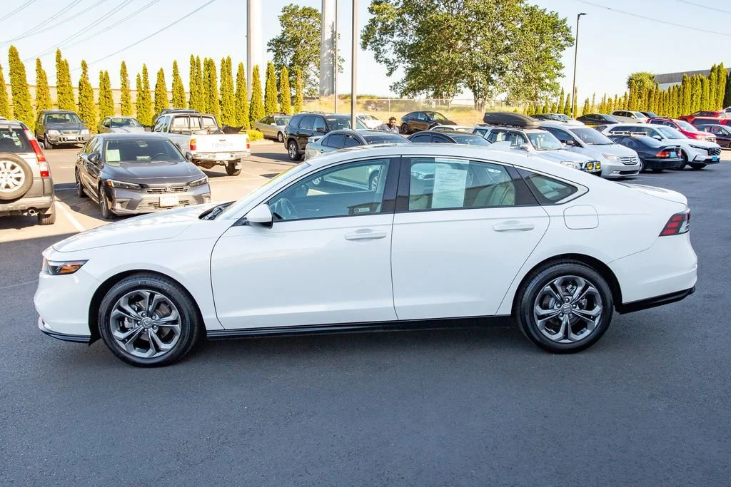 Certified Used 2023 Platinum White Pearl Honda 1.5T EX image 36