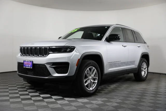 Used 2025 Silver Jeep Laredo X image 2