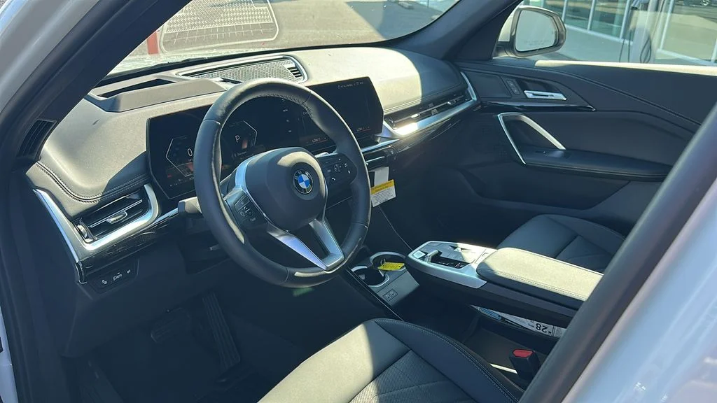Used 2026 White BMW xDrive28i image 13