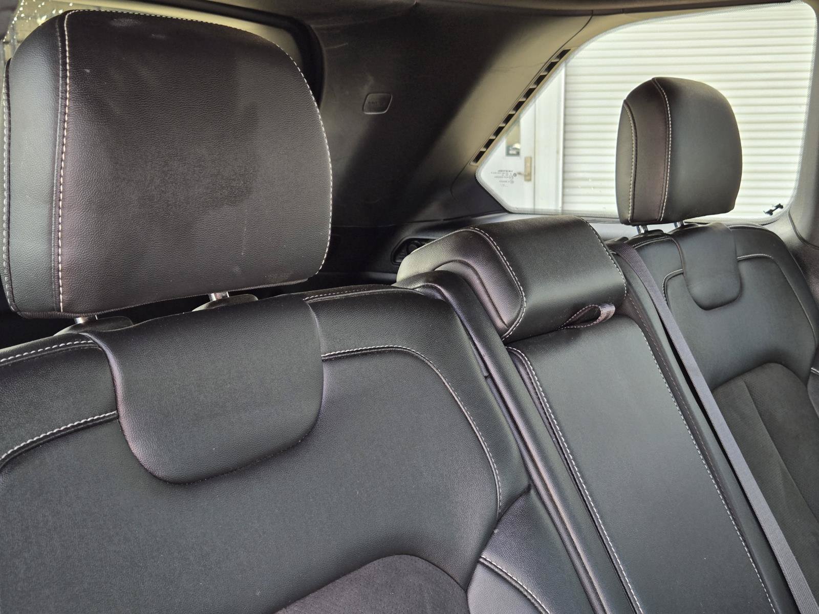 Used 2023 Diamond Black Crystal Pearlcoat Jeep Altitude image 39