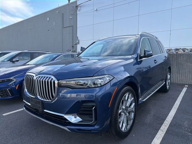 2022 BMW X7 xDrive40i's photo