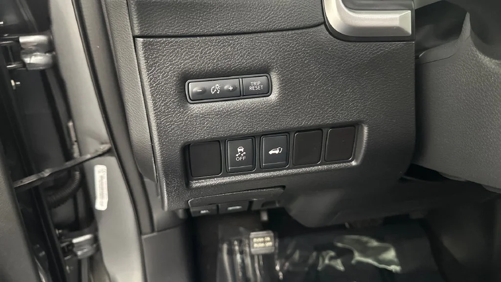 Used 2016 Gray Nissan SL image 20