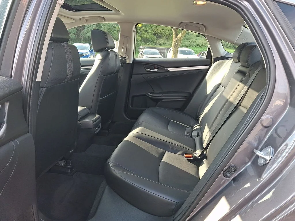 2021 Honda Civic Touring - Photo 10