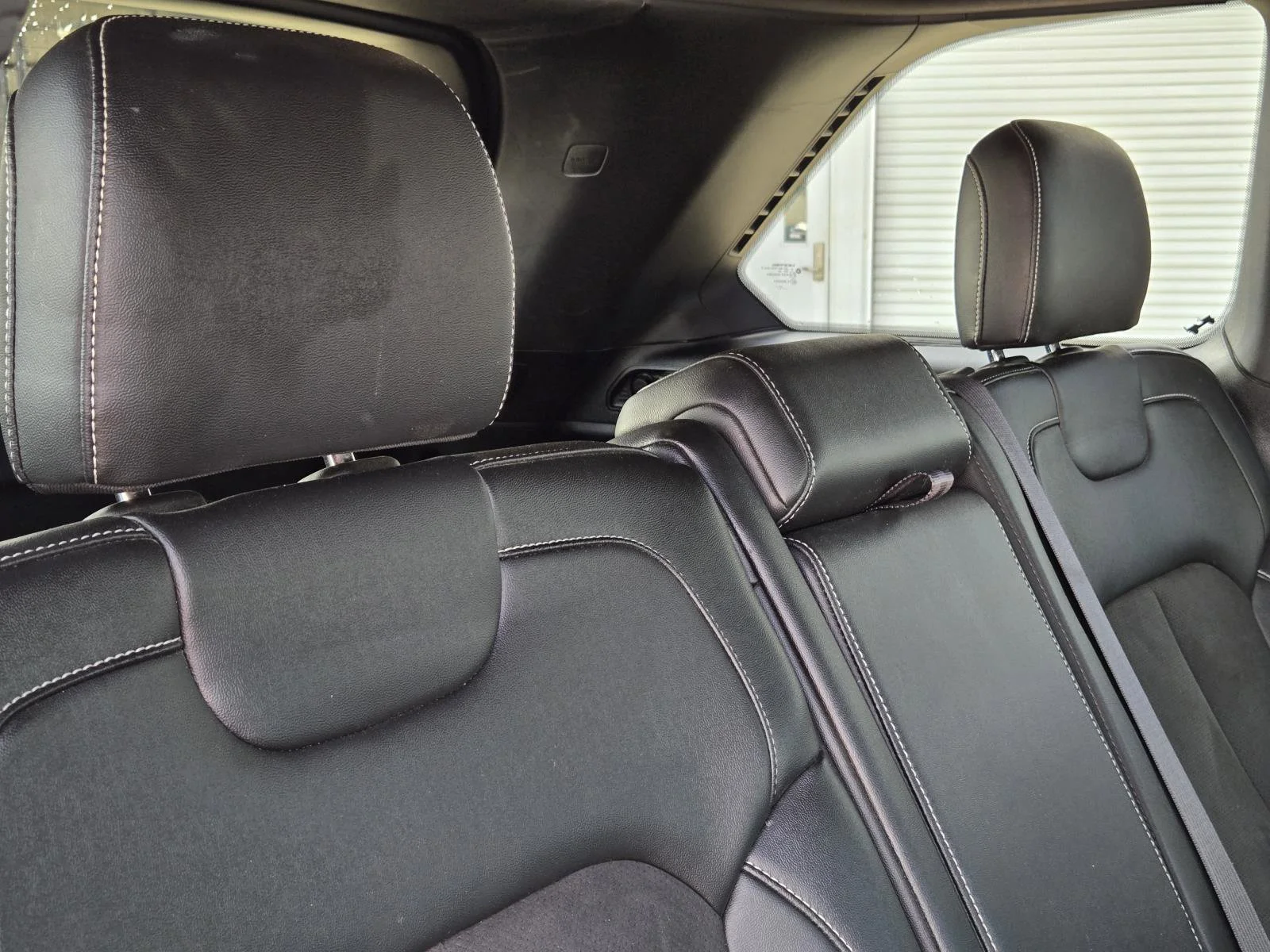 Used 2023 Diamond Black Crystal Pearlcoat Jeep Altitude image 39