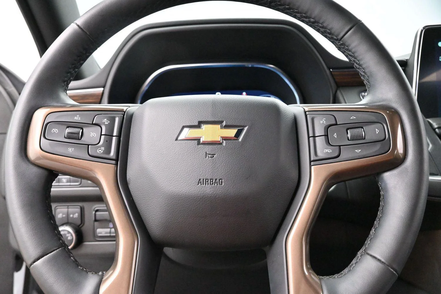 Used 2024 Summit White Chevrolet High Country image 20