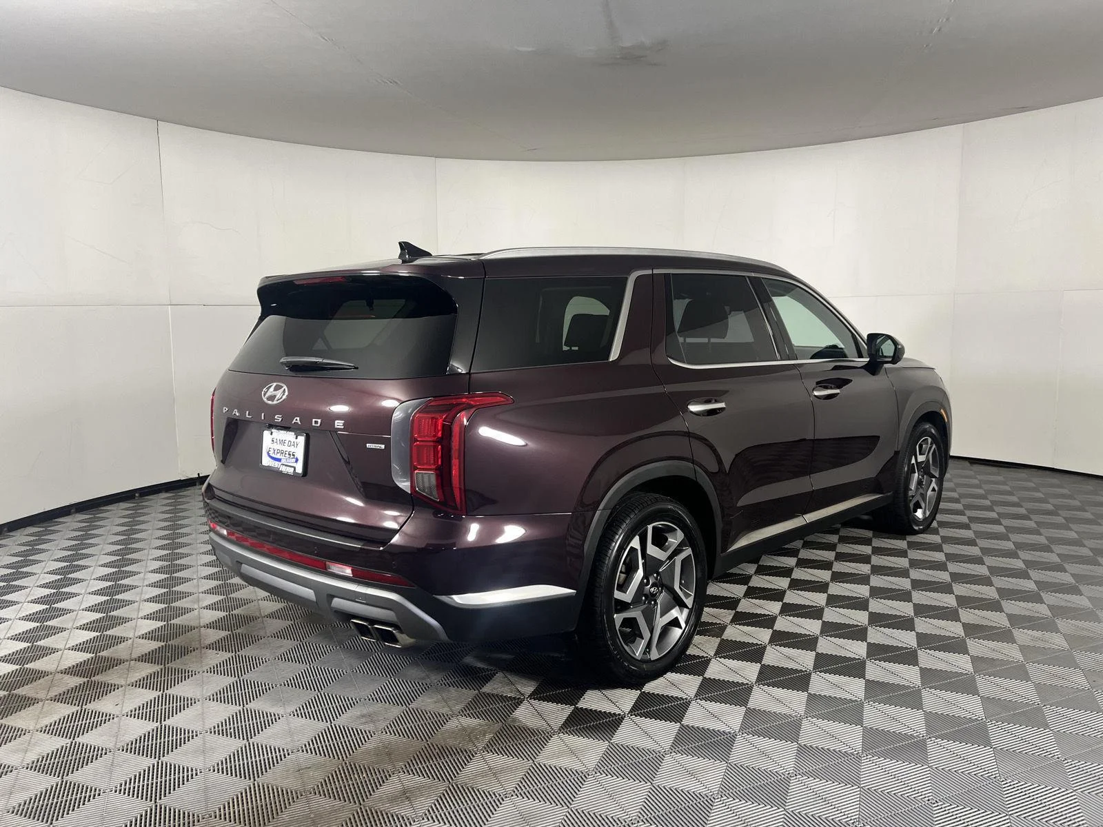 Used 2023 Sierra Burgundy Hyundai Limited image 11