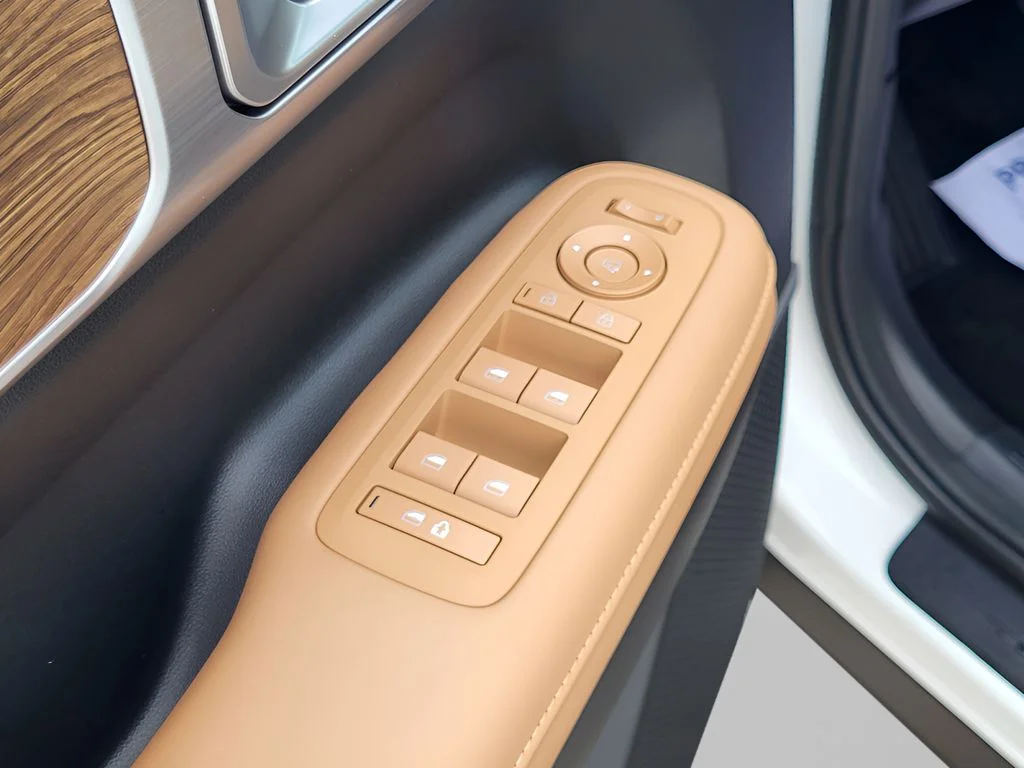 New 2026 Serenity White Hyundai Limited 7P image 20