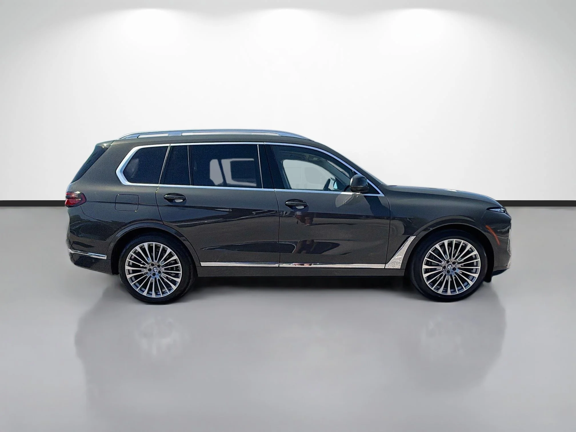 New 2027 Dravit Grey Metallic BMW xDrive40i image 2