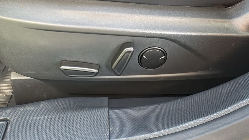 Used 2025 Green Ford Select image 21