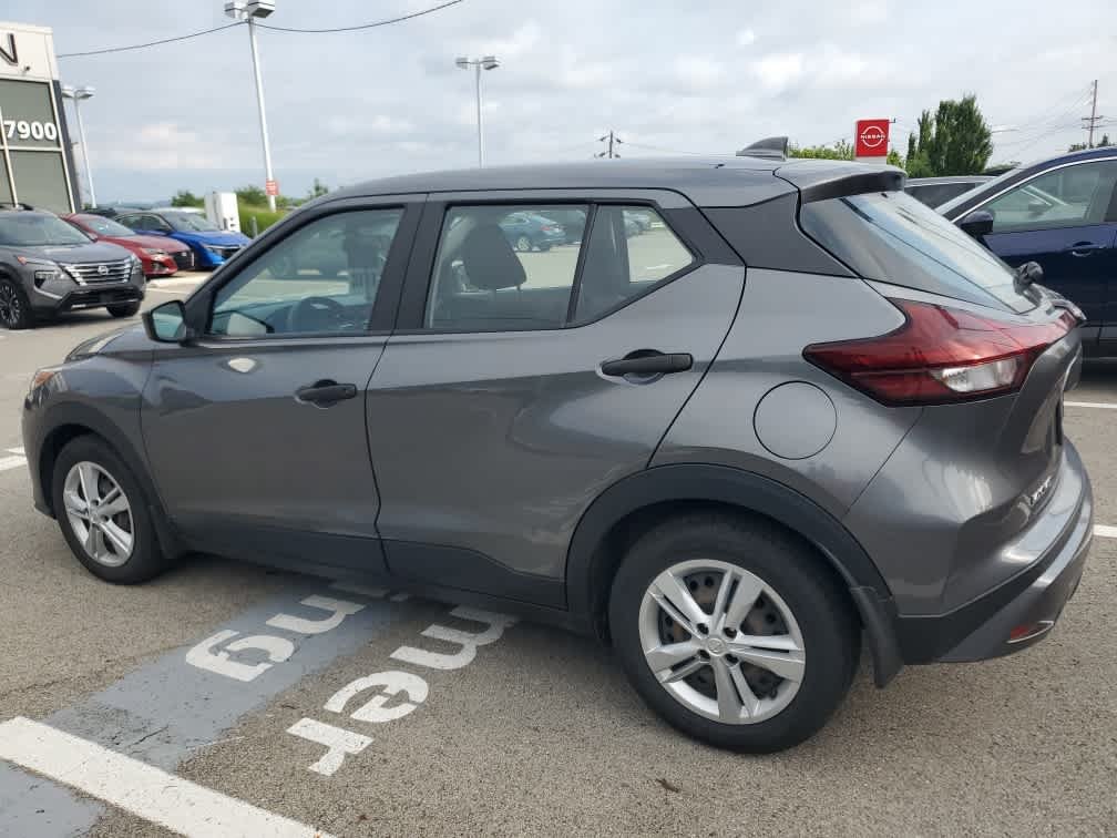 Certified Used 2022 Gun Metallic Nissan S image 5