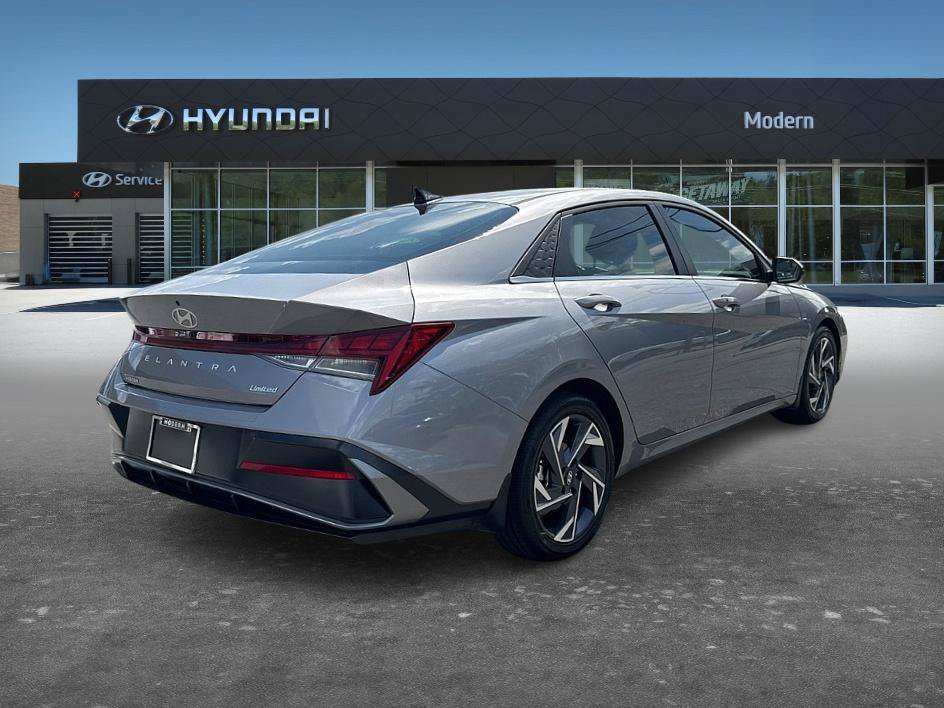 Used 2026 Fluid Metal Hyundai Limited image 5