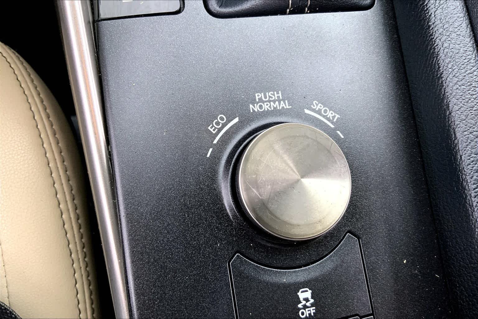 Used 2015 Starfire Pearl Lexus  image 30