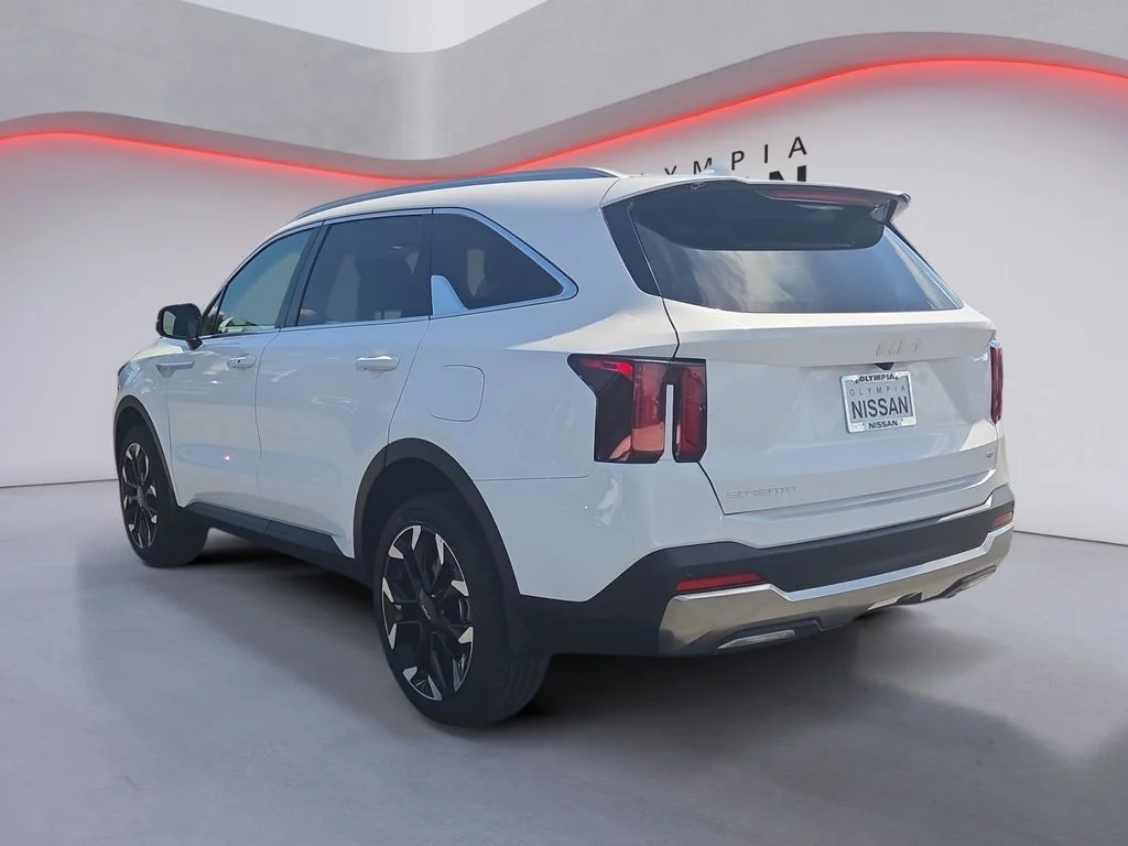 Used 2025 White Kia X-Line EX image 3