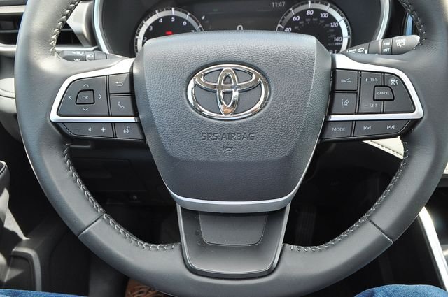 Used 2026  Toyota XLE image 27