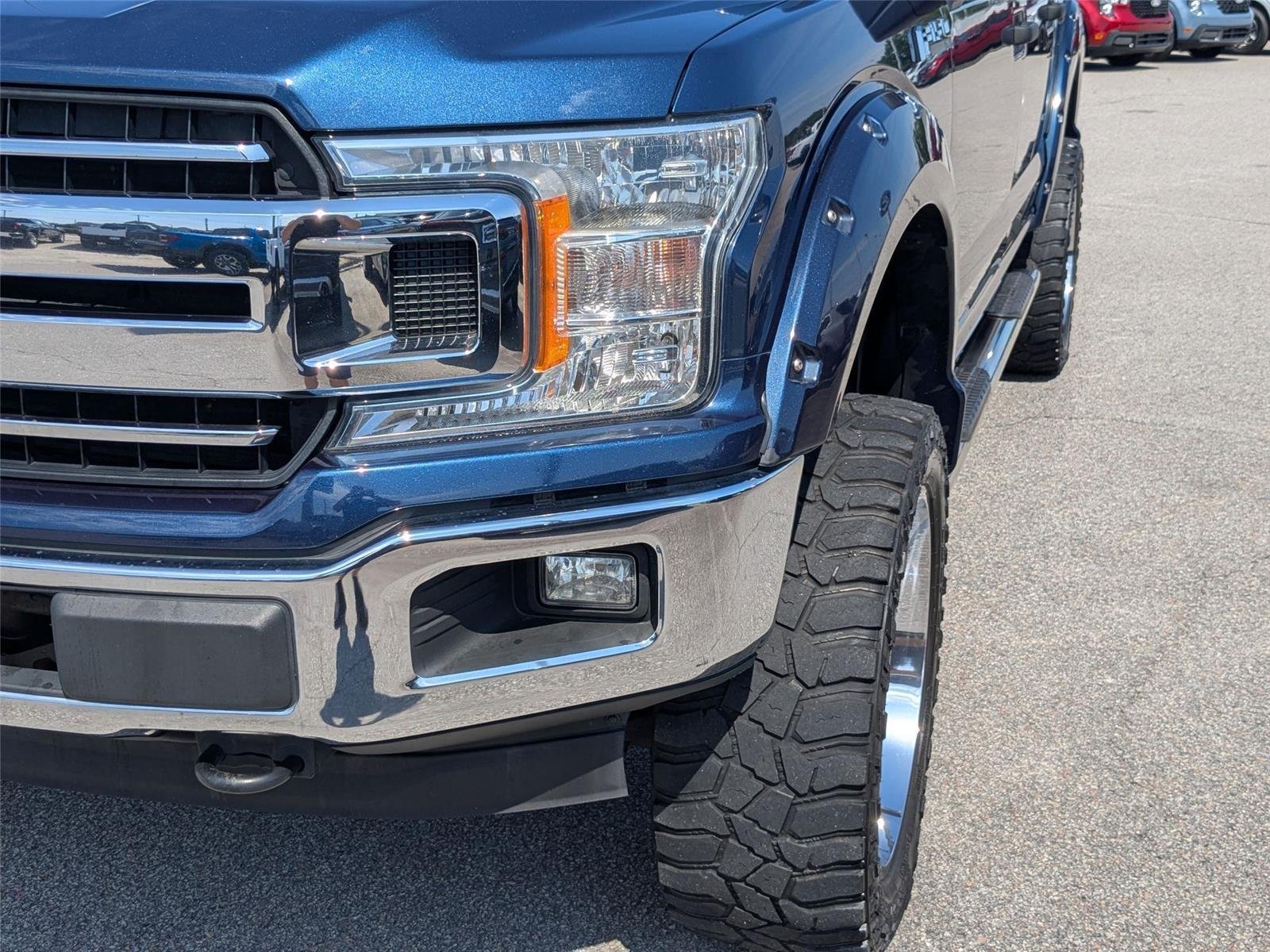 Used 2018 Blue Jeans Metallic Ford XLT image 9