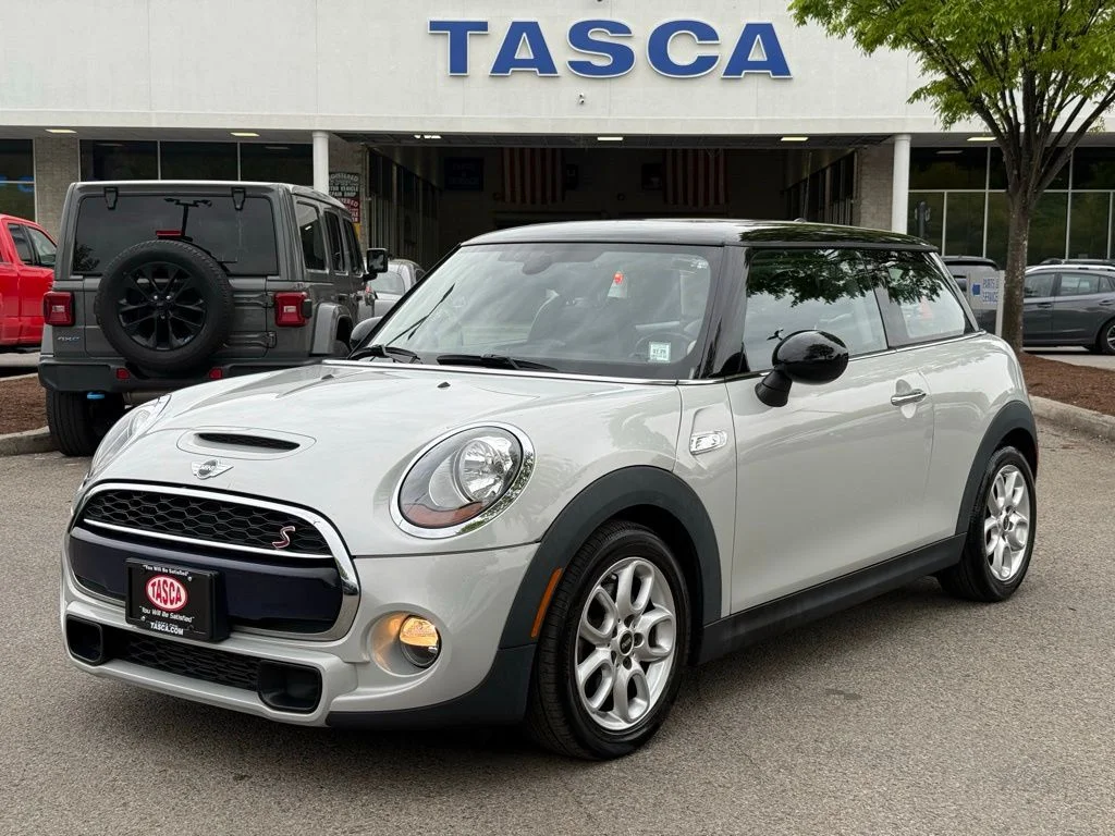 2016 MINI Cooper