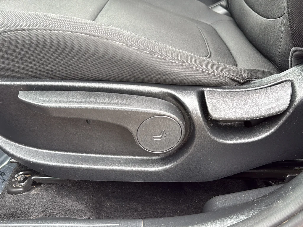 Used 2024 Red Hyundai SE image 14