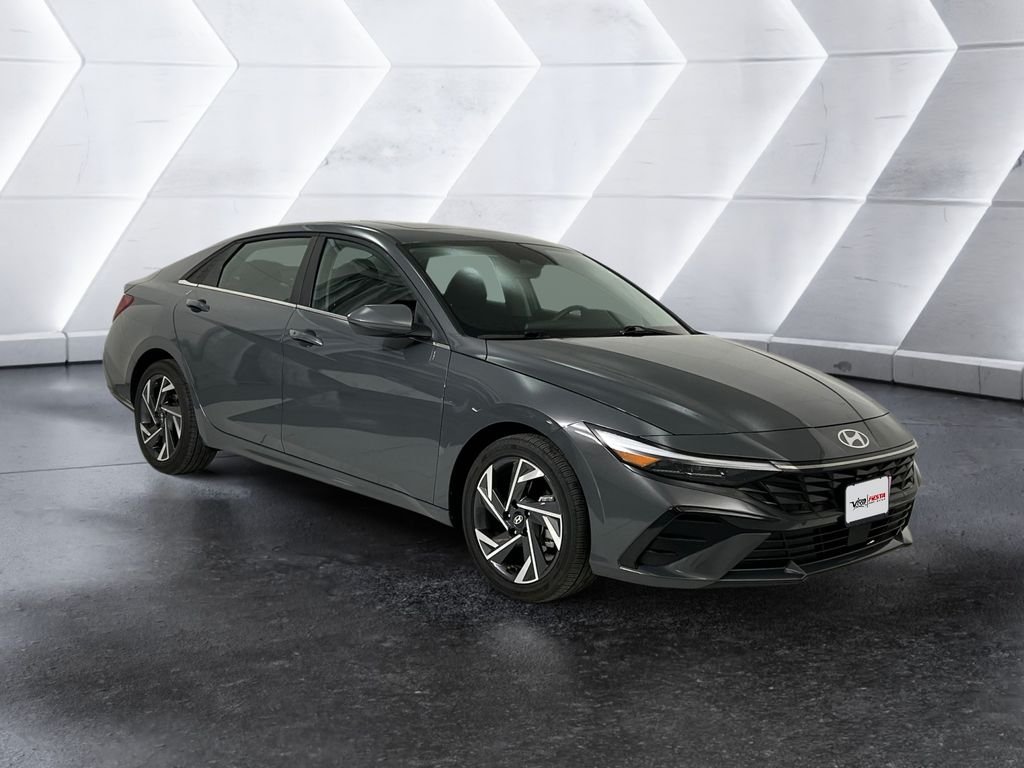 2025 Hyundai Elantra 2.0 SEL Convenience IVT's photo