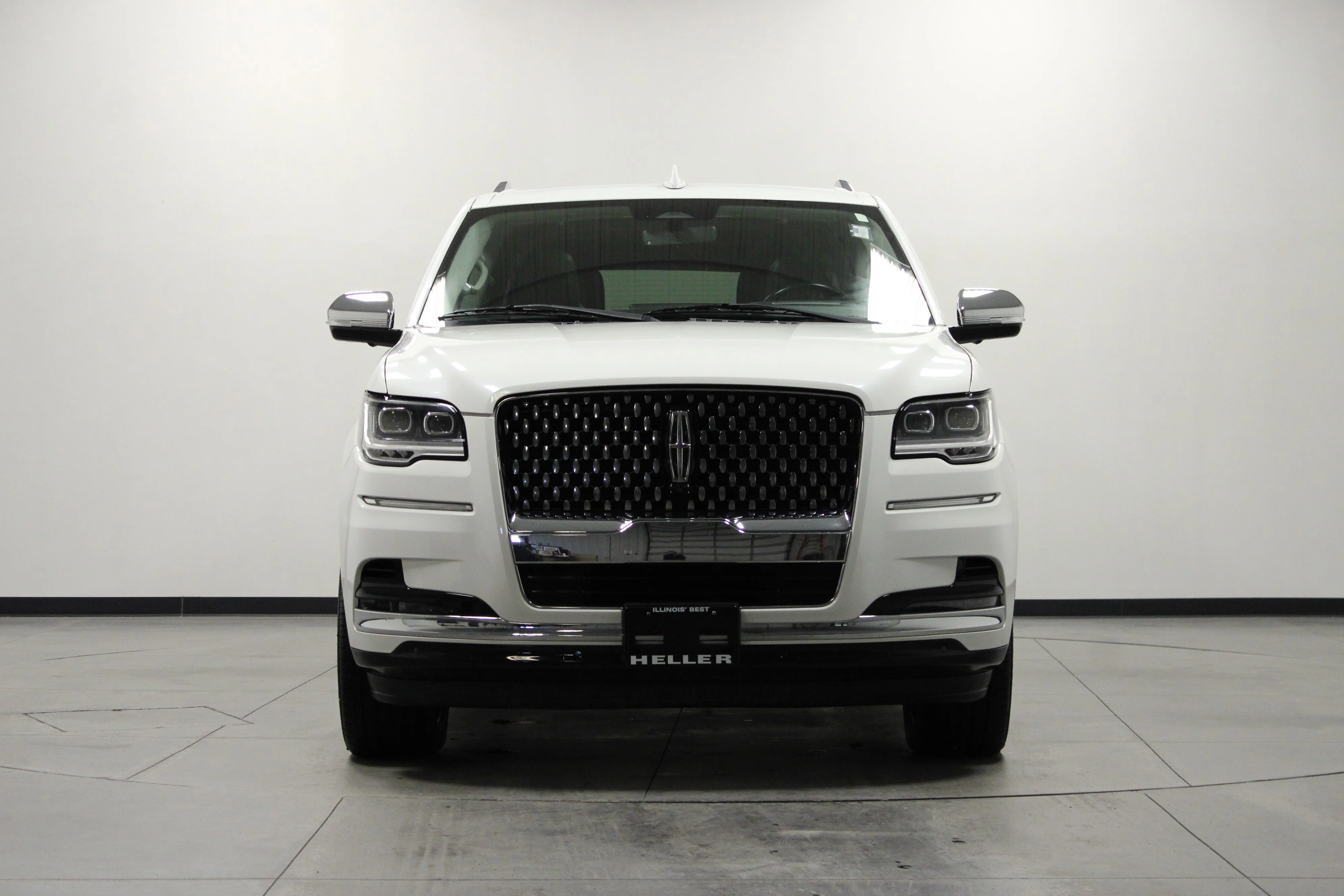 Used 2022 White Metallic Lincoln Black Label image 9