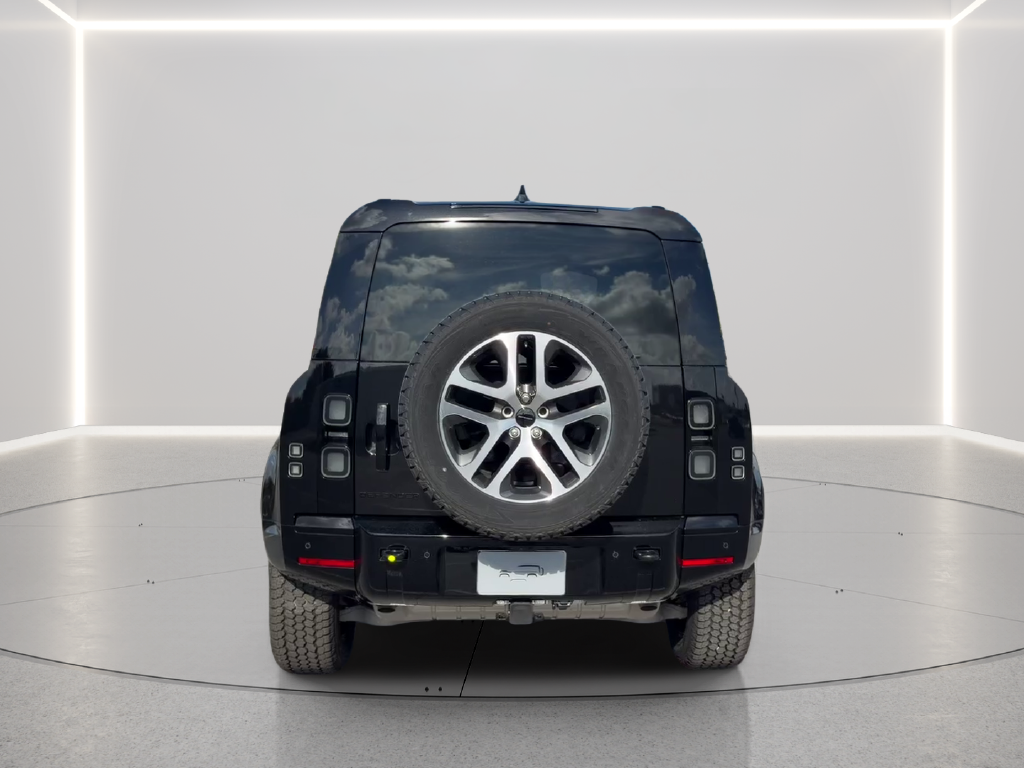 New 2026 Santorini Black Land Rover X-Dynamic SE image 6