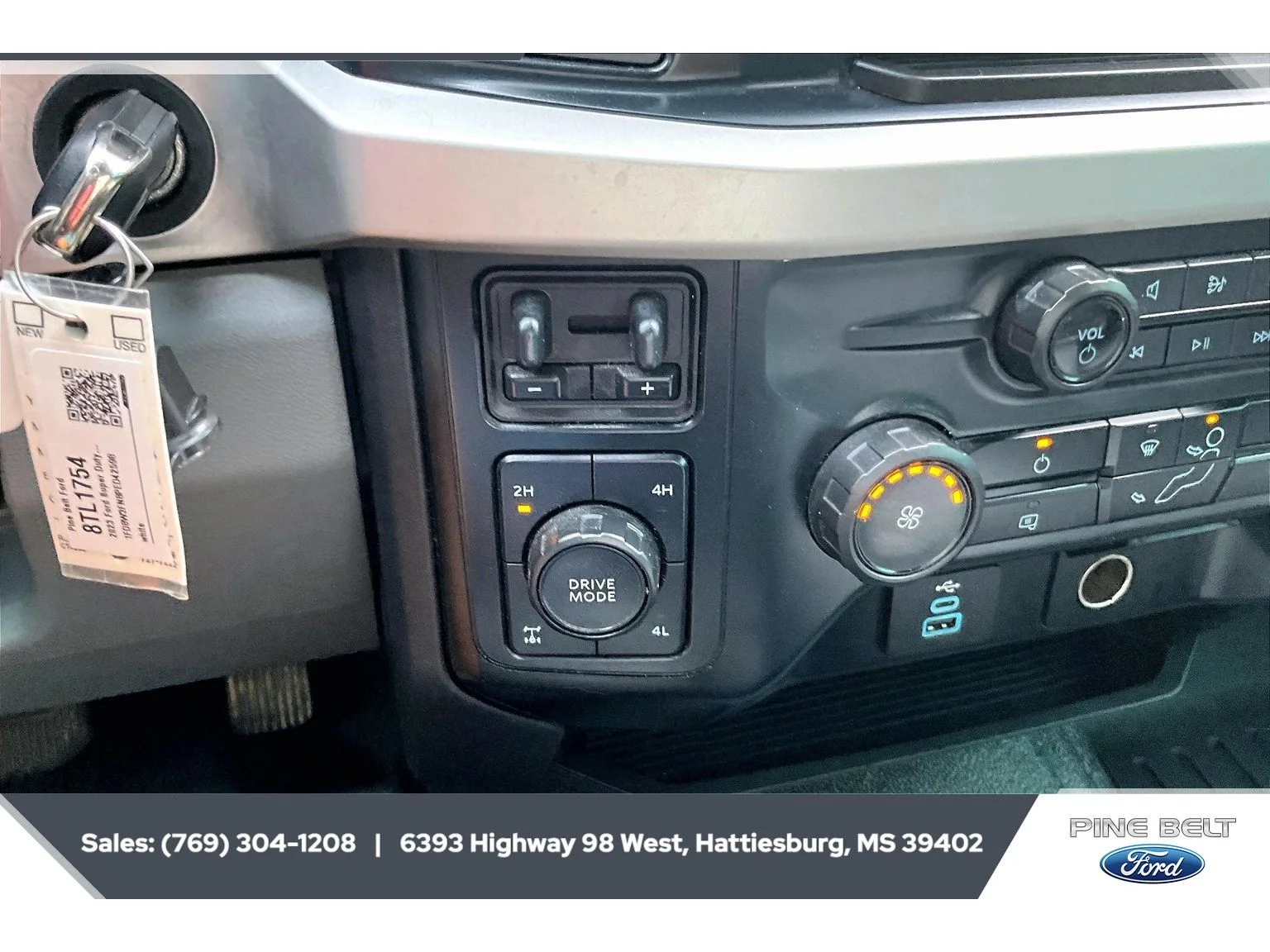 Used 2023 Oxford White Ford XL image 23