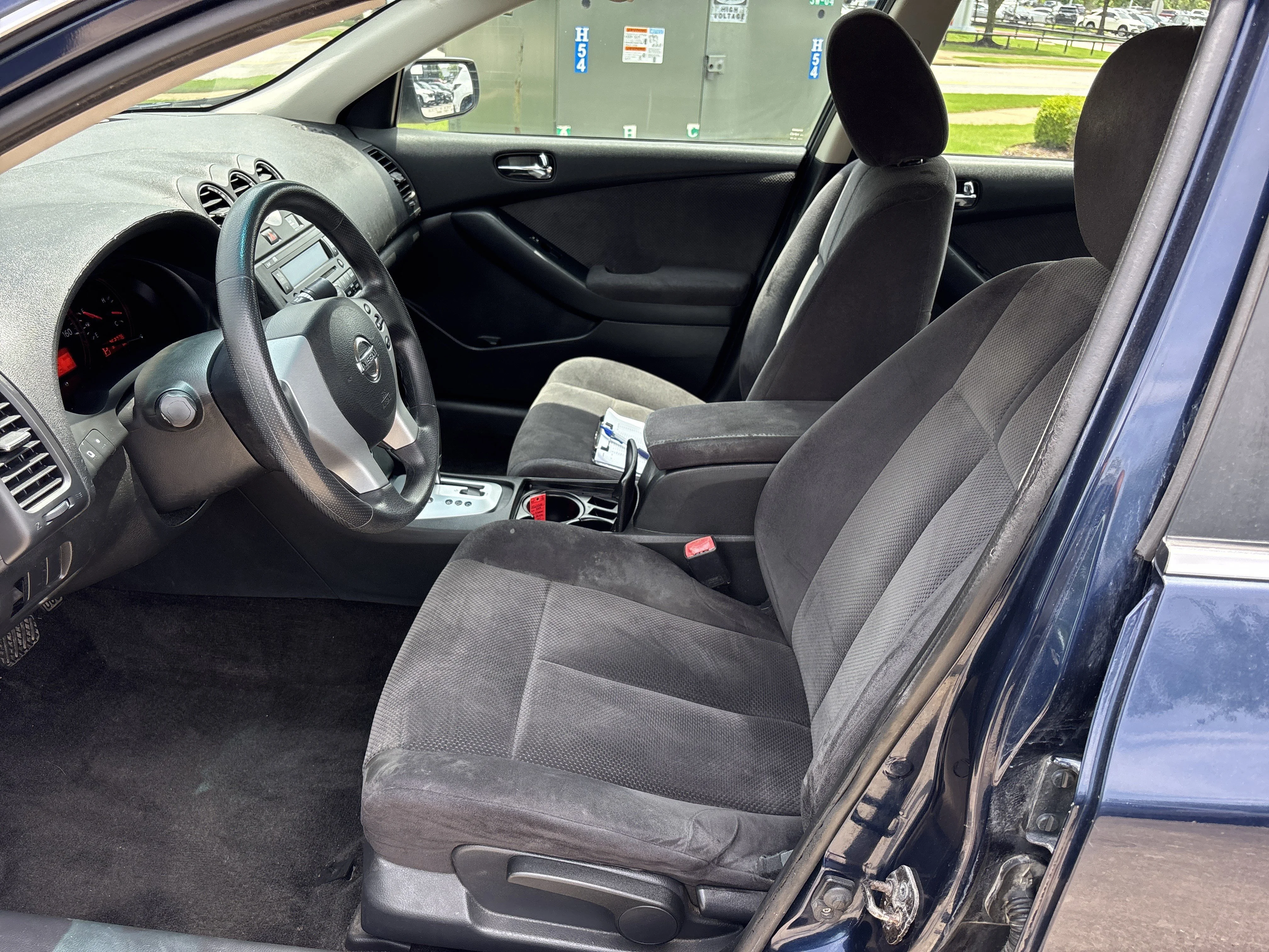 Used 2009 Navy Blue Metallic Nissan 2.5 S image 15