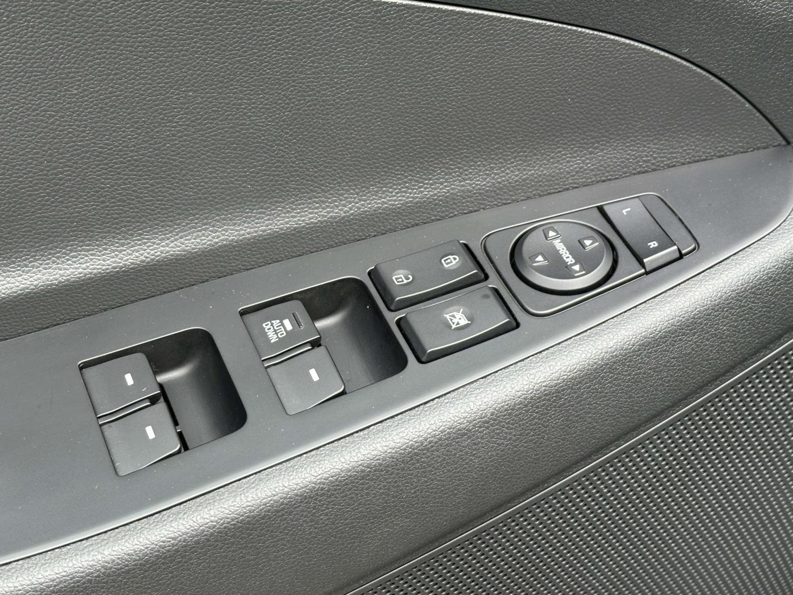 2019 Hyundai Tucson SE - Photo 24