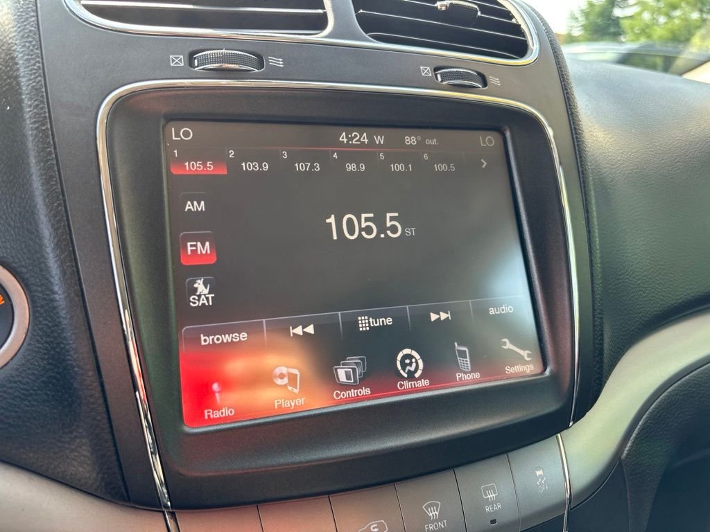 Used 2018 Silver Dodge Crossroad image 24