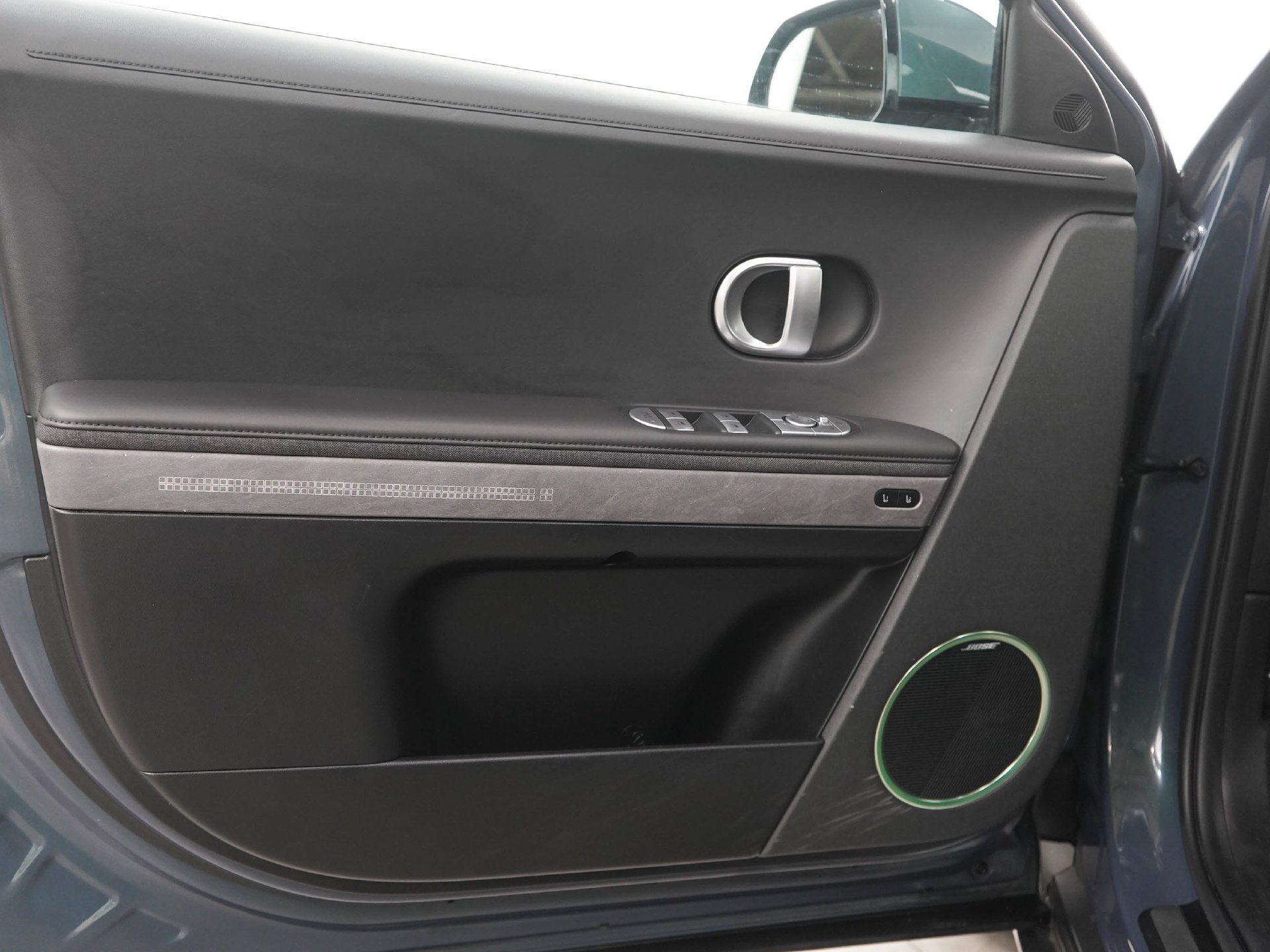2024 Hyundai IONIQ 5 Limited - Photo 19