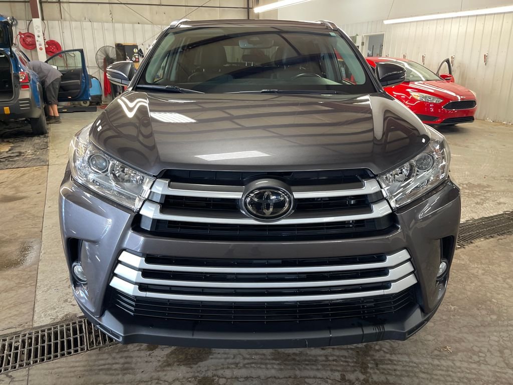 Certified Used 2019 Gray Toyota XLE image 8