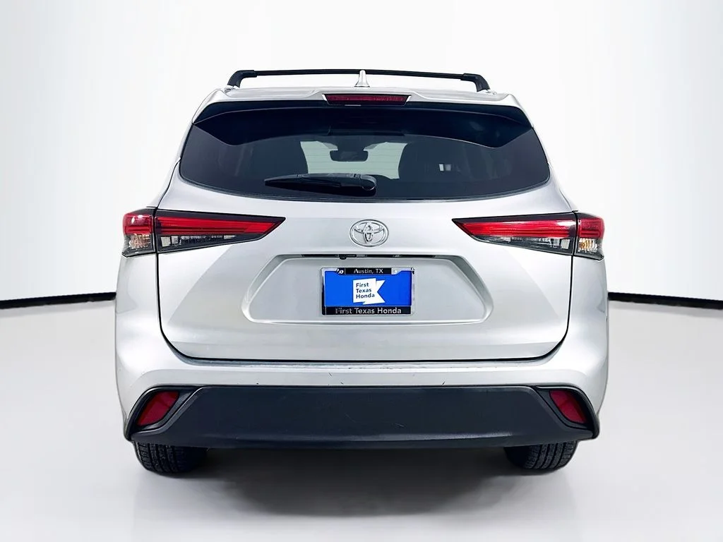 Used 2020 Celestial Silver Metallic Toyota XLE image 6