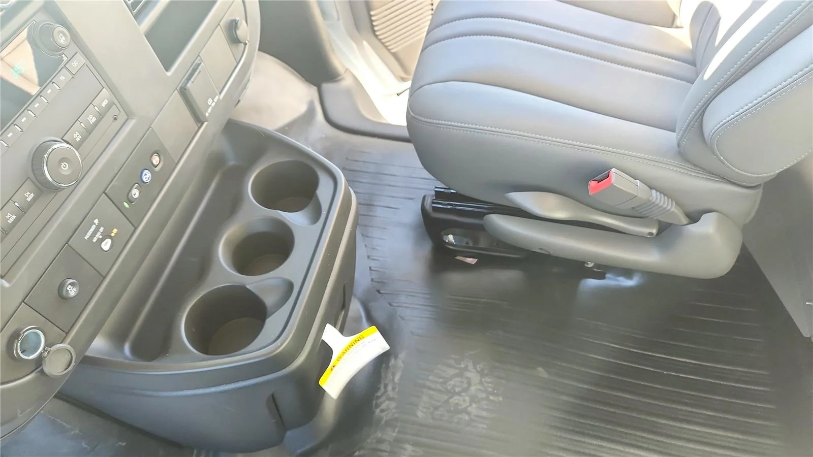 2025 Chevrolet Express Cargo Work Van - Photo 31