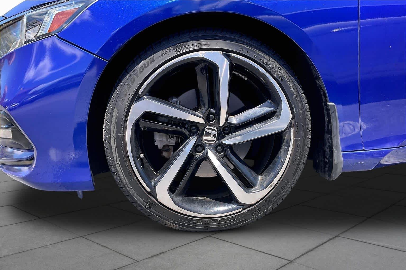Used 2018 Still Night Pearl Honda Sport 1.5T image 10