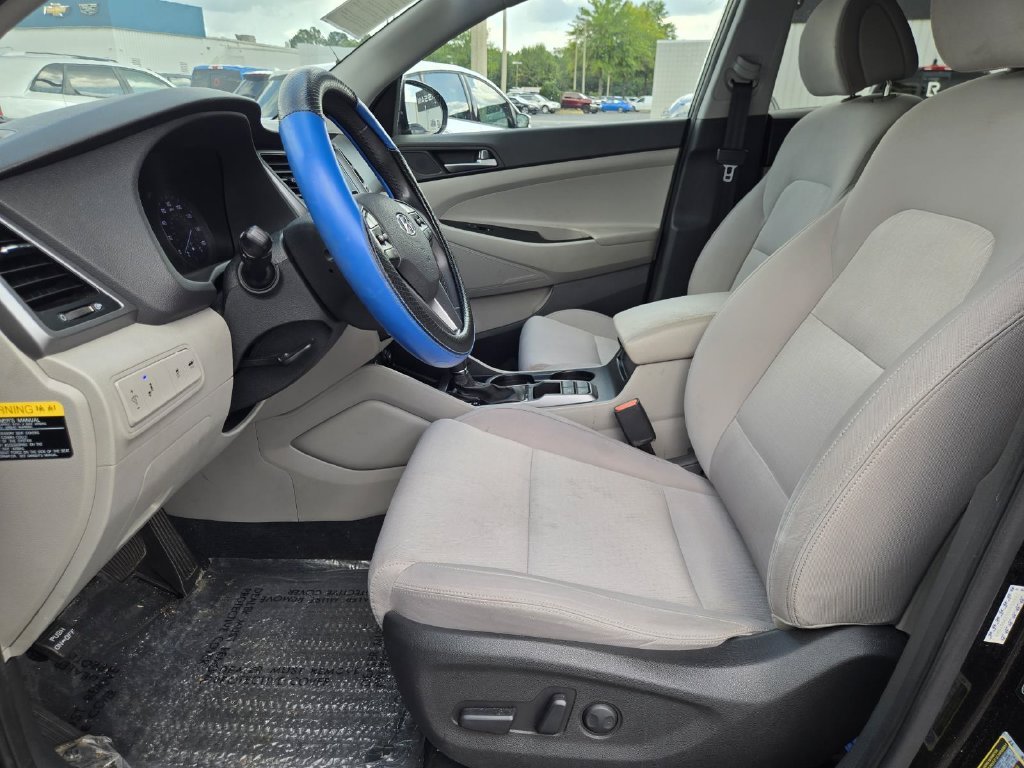 Used 2016 Gray Hyundai Sport image 22