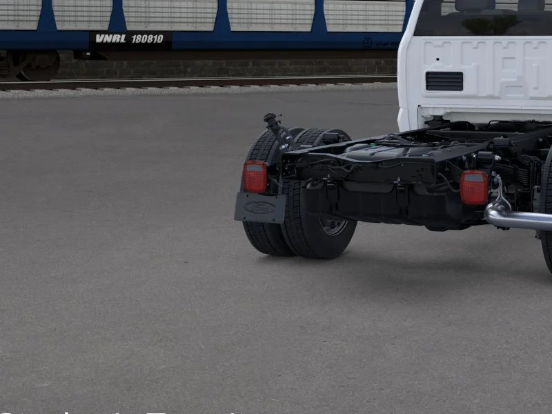 New 2026 Oxford White Ford F-550® XL image 21