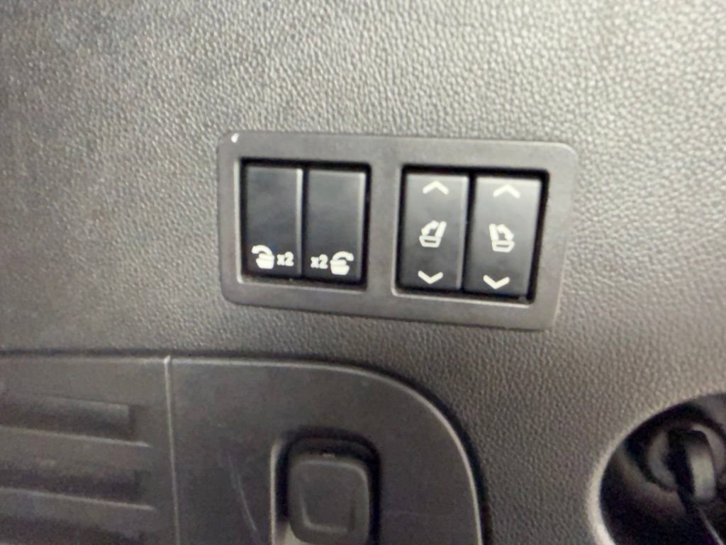 Used 2019 SHADOW GRAY METALLIC Chevrolet Premier image 54