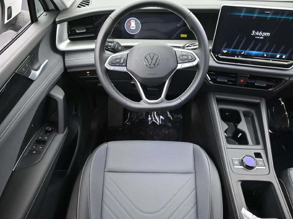 New 2026 White/off-white Volkswagen SE image 14