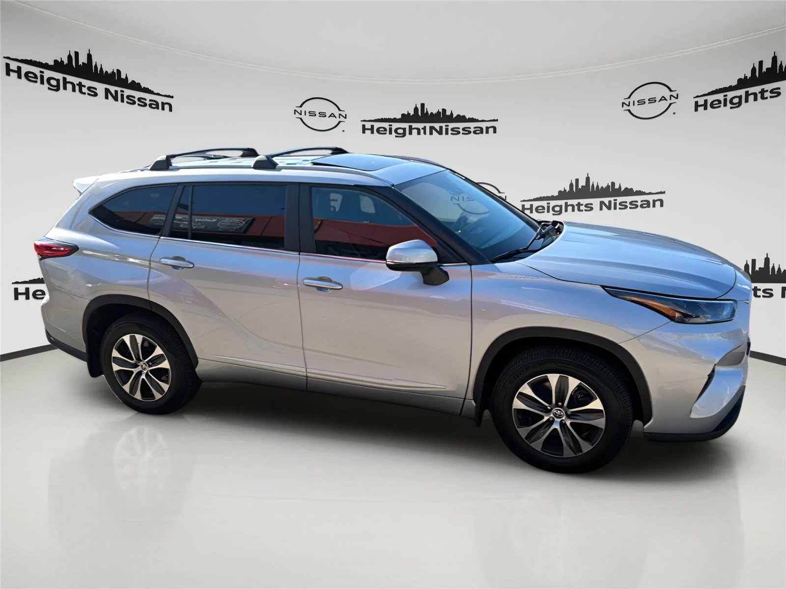 2023 Toyota Highlander XLE - Photo 7
