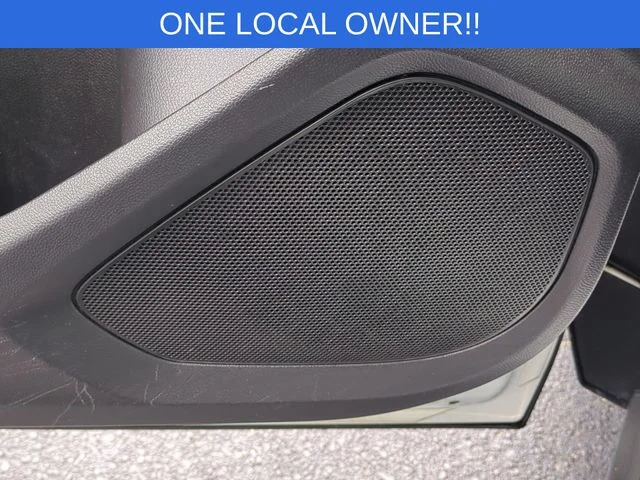 Used 2022 White Chevrolet LS image 15