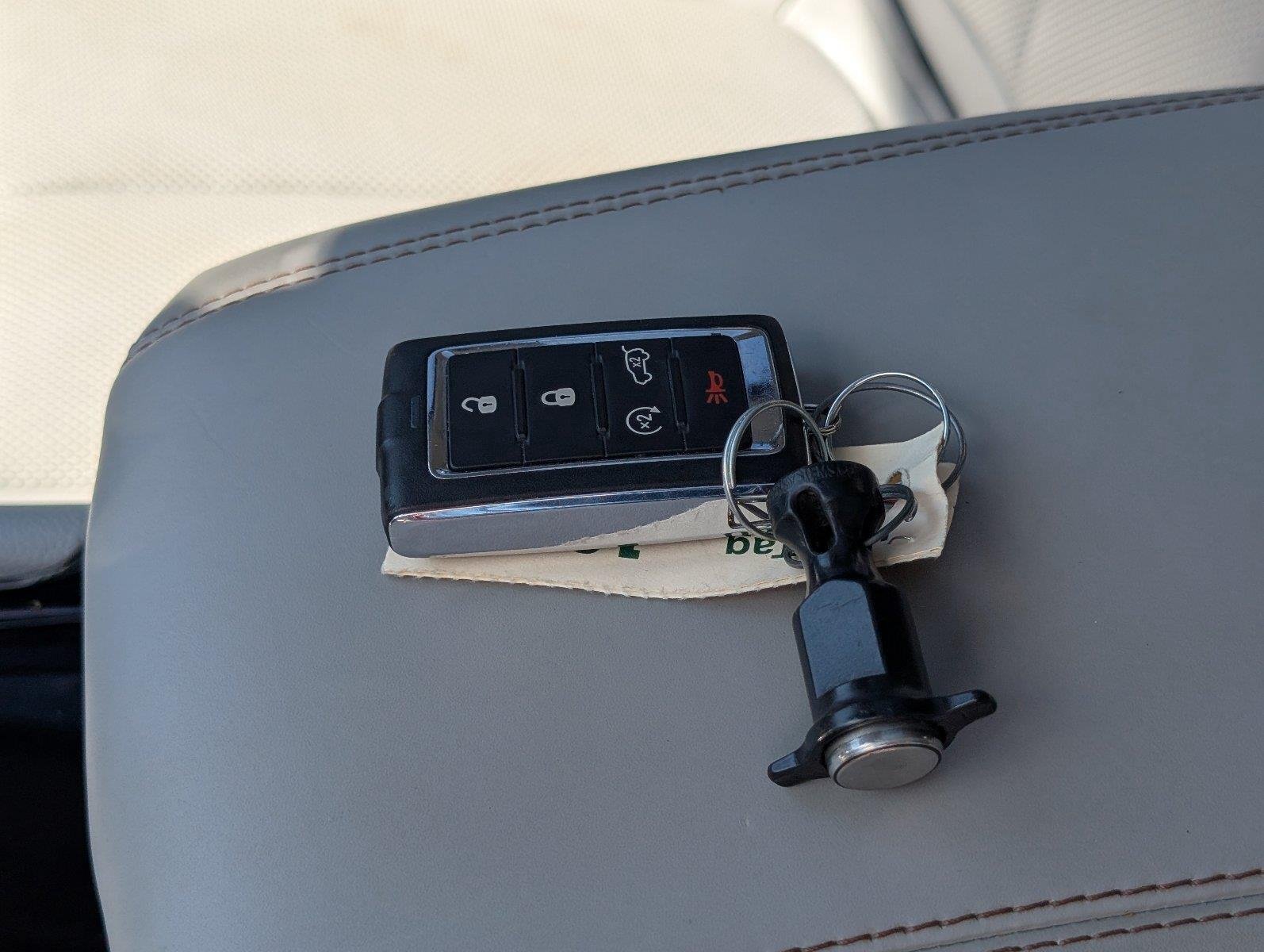 Used 2023 Silver Zynith Jeep Overland image 16