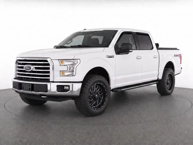 Used 2016 Oxford White Ford XLT image 2