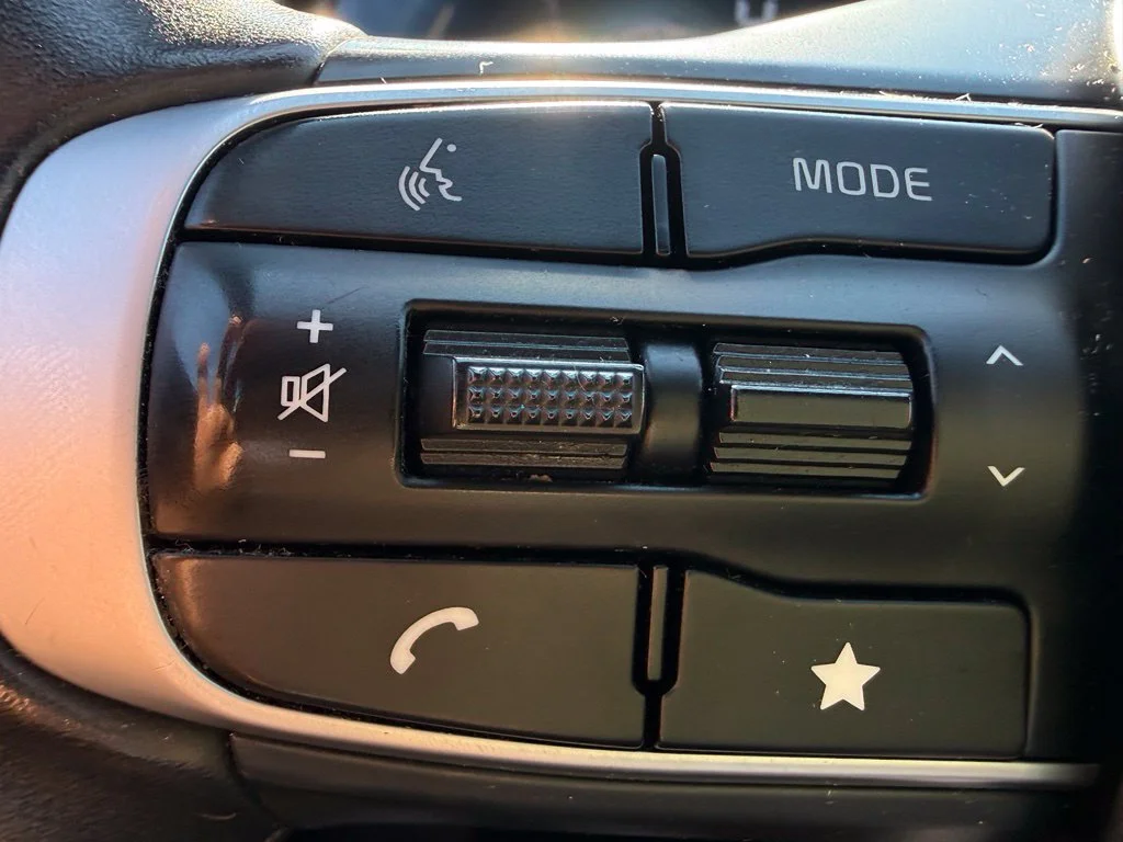 Used 2023 White Kia X-Line image 20