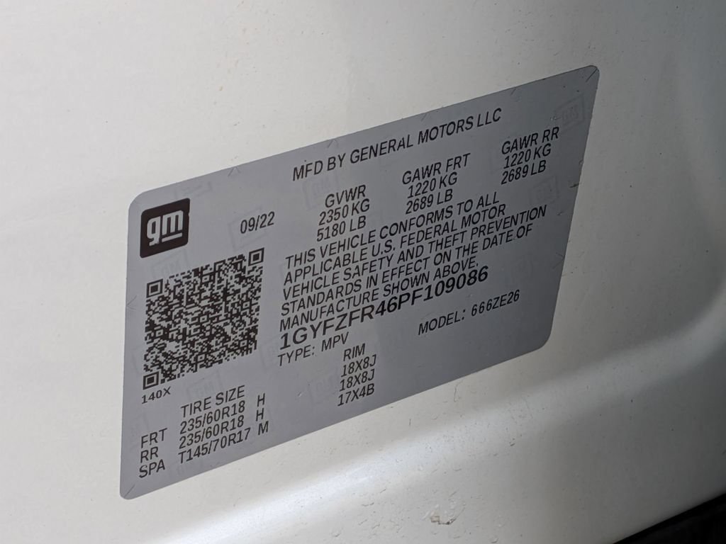Used 2023 White Cadillac Sport image 41