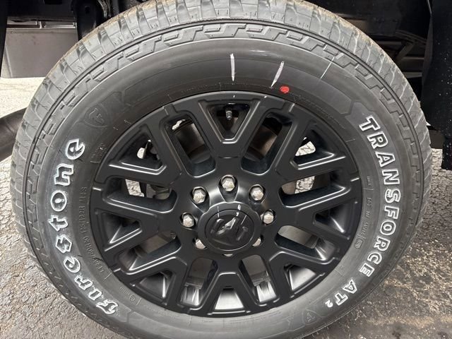 New 2026 Diamond Black Crystal Pearl-Coat Exterior Paint RAM Limited image 31