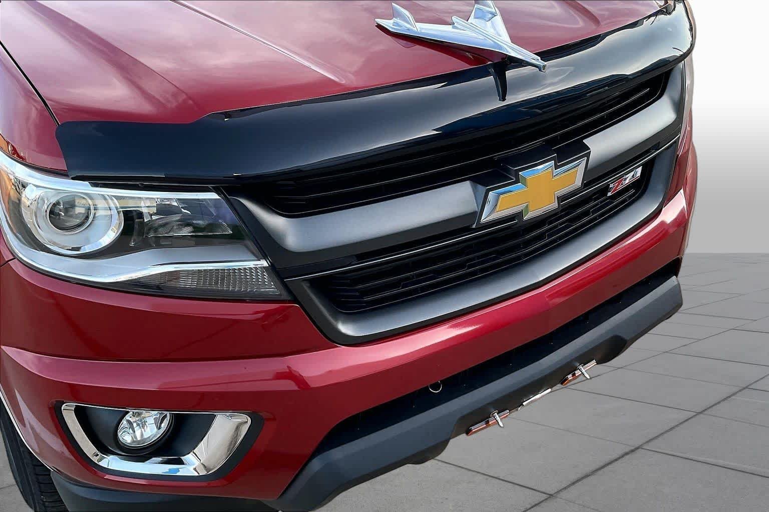 Used 2016 Red Rock Metallic Chevrolet 4WD Z71 image 27