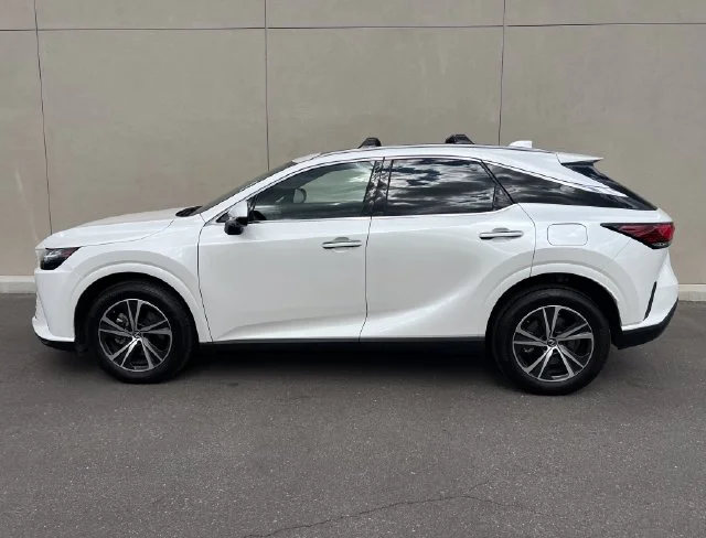 Used 2025 Eminent White Pearl Lexus 350 Premium image 4