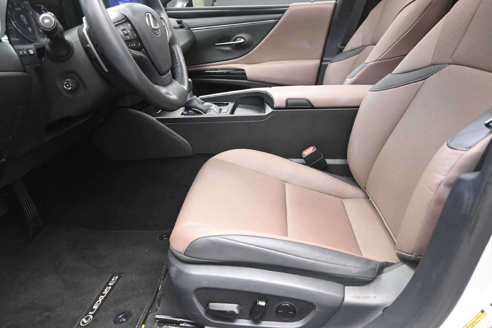 Certified Used 2024 White Lexus 350 image 13